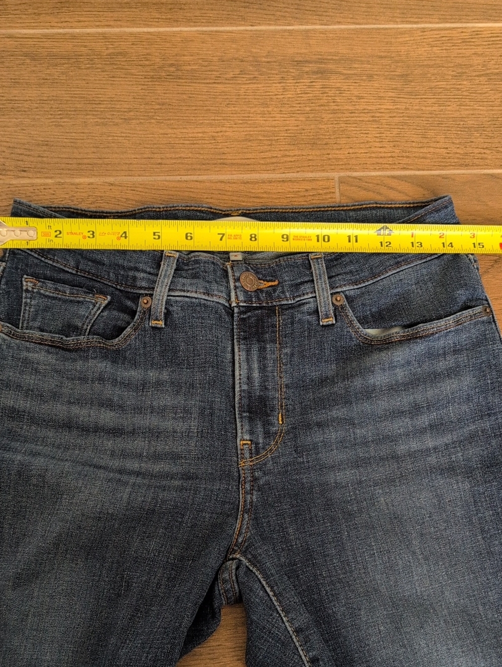 Levi's Classic Bootcut Jeans Size 6 - Picture 4 of 9